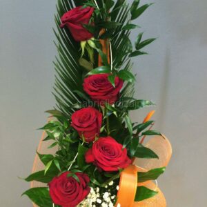 Elegantná vysoká kytica ruží